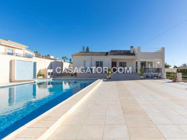 Villa 3 Bedroom Torrevieja Alicante 86706655