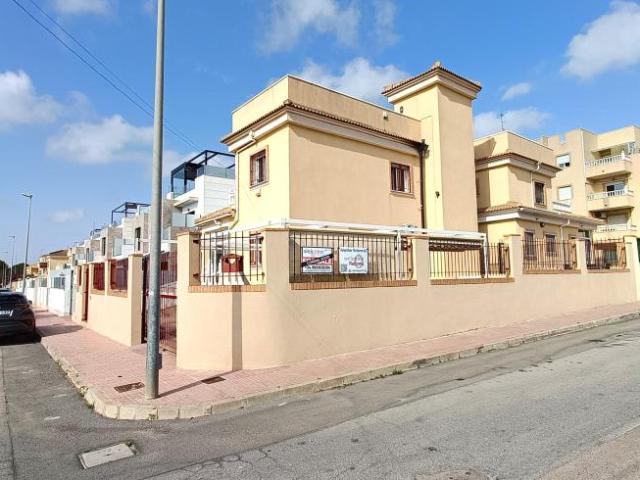 3 Dormitorio Villa Orihuela Costa Alicante LS95568418