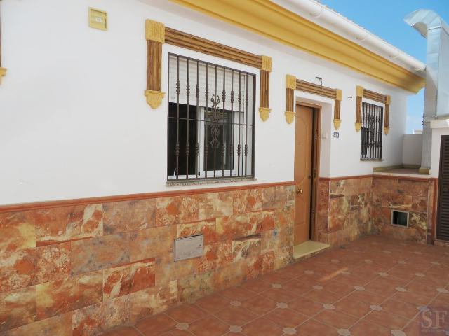 3 Dormitorios dobles | 2 Cuartos de baño familiares | Cocina. 87m² Cómpeta