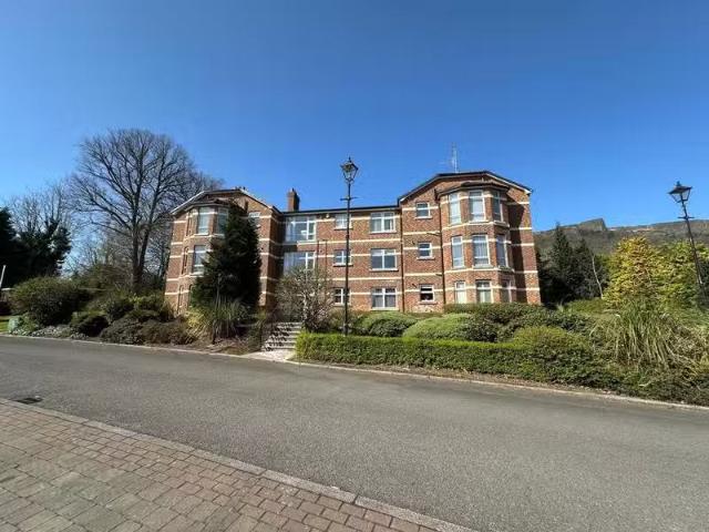 3 Downview Manor