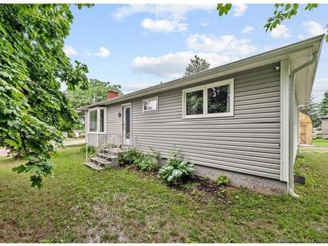 3 Downsview Ave, Moncton, NB, E1A 4C4 house for sale | Listing ID NB143923 | Royal LePage