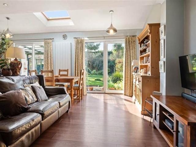 945,000 | 3 Drummartin Crescent, Goatstown, Dublin 14 Allen & Jacobs 4986 MyHome. Ie Residential
