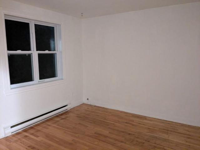 3 et demie à Longueuil