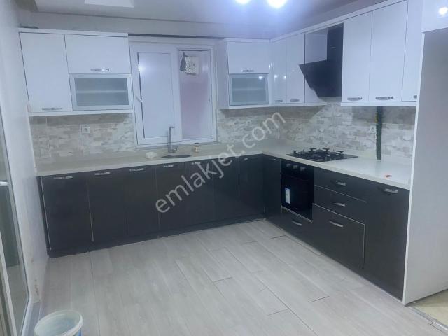 3 Ev Emlak'tan Yunusemre Mh.400 Yataklı Has. Karşısı 2+1 Kiralık