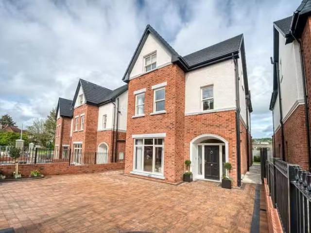 3 Ecklinville, Orchard Road, Victoria Cross, Co. Cork, T12P7VX.