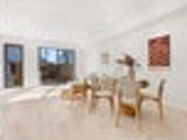 3 Ensuites & 2 Living Rooms Amazing Layout