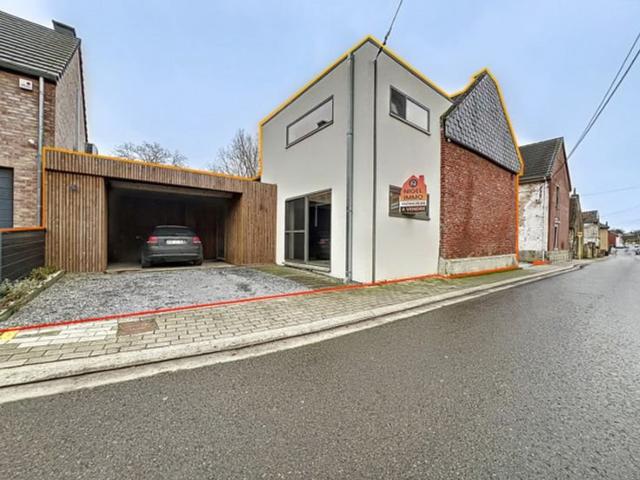3 façades rénovée, 2 CH, empl.parking, combles, cave, PEB: C