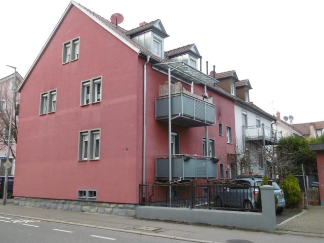 3 familien Haus mit Garage und Stellplatz