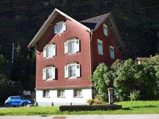 3 Familienhaus zum Ausbauen mit Garten auch für Einkommen zu renovieren / 3 Familienhaus zum Ausbauen mit Garten