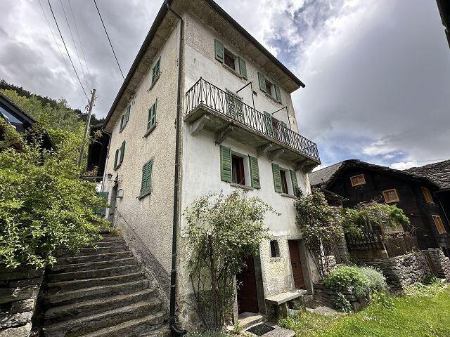 3 Familienhaus an sehr ruhiger, sonniger Aussichtslage / 3 apartment house very quiet, sunny beautiful view