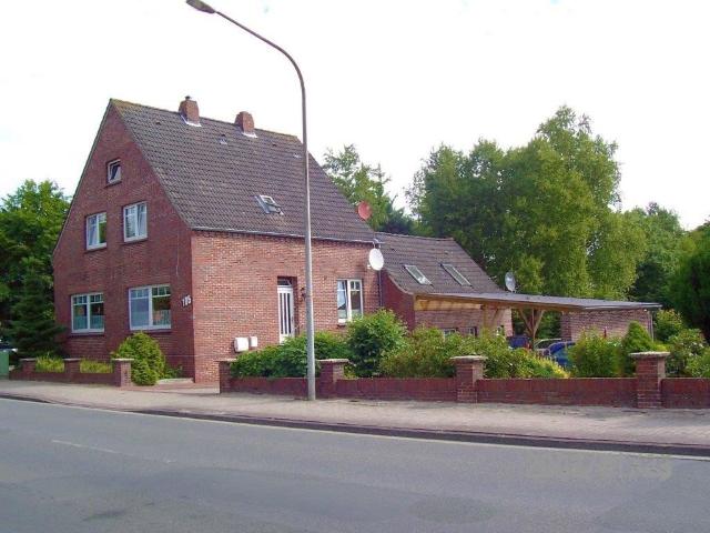 3 Familienhaus sowie 2 weitere Grundstücke im hinteren Bereich zur Bebauung mit z. B. 2 MFH