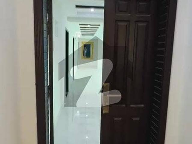 3 Floor 3 Bed Room Apartment Available For Sale in Askari 11