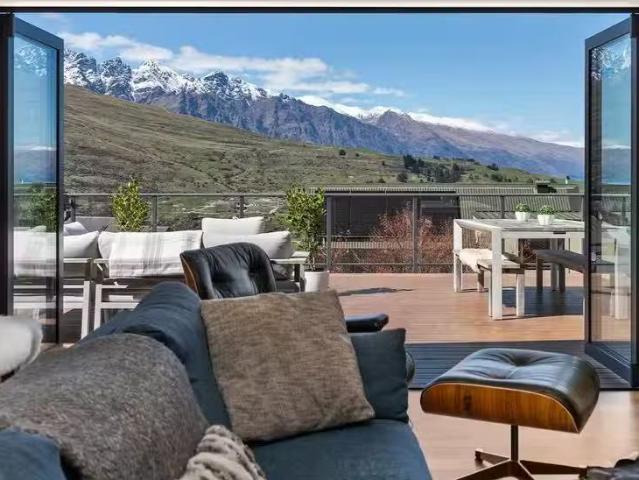 3 Goldleaf Hill, Queenstown Hill, Queenstown