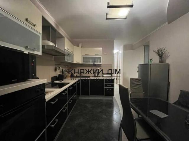 Продаж роздільної 3 х кімнатної квартири ЖК 4 Сезони у новобудові на