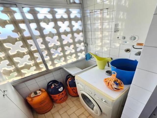 3 HABITACIONES DISPONIBLES EN PISO PARA ESTUDIANTES EN ZONA CARREFOUR. 3 DORMITORIOS + 1 BAÑO + TERR