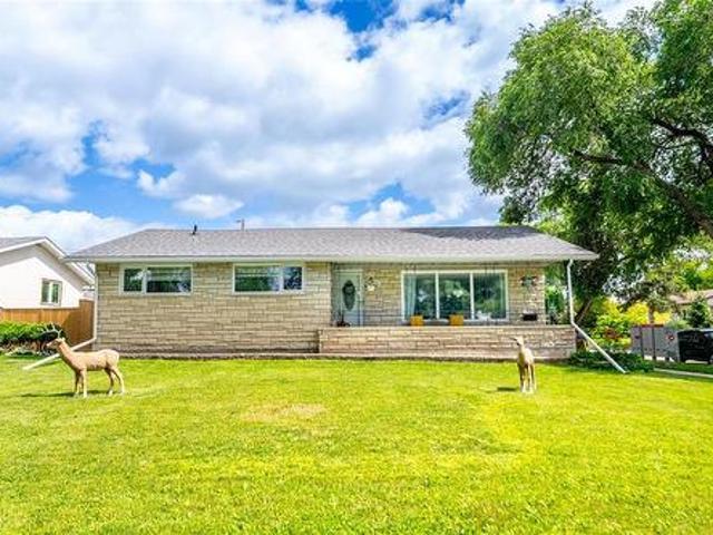 3 Hanna Street, Winnipeg, MB, R2V 2H2 house for sale | Listing ID 202617 | Royal LePage