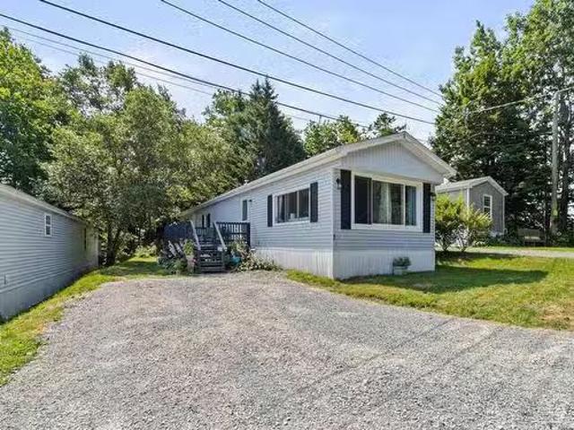 3 Hazel Street, Middle Sackville, NS, B4E 1E4 house for sale.