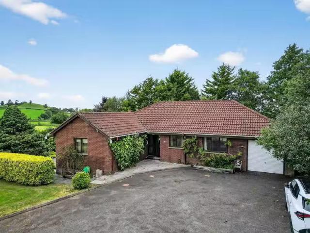 3 Hillside Road