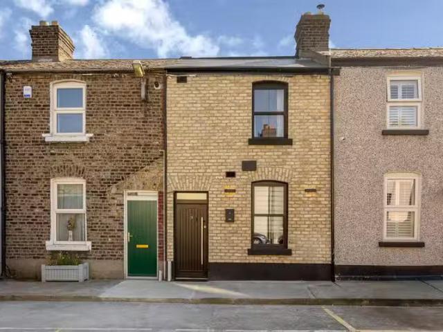 3 Island Villas, Grand Canal Dk, Dublin 2