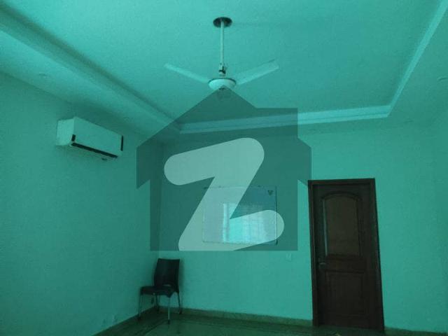3 Kanal House Available For Sell In Model Town Lahore