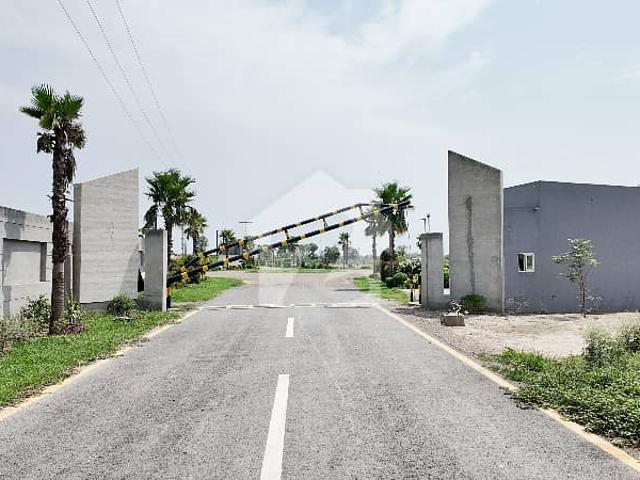 3 Kanal Idol Location Plot For Sale On Barki Road Near To BRB Canal For Farm House In Nazeer Farms