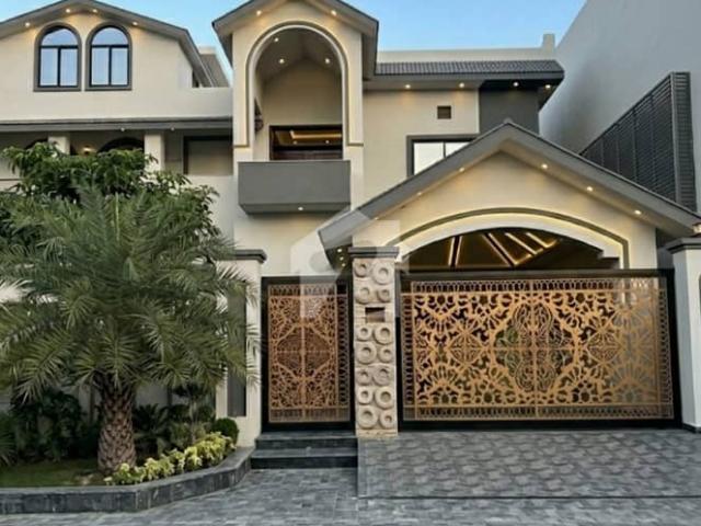 3 Kanal Spacious House Is Available In Hamza Town For sale