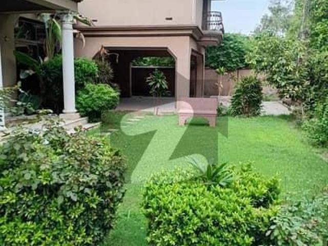3 Kanal two side open Old House Available For Sale on best Location Model Town Block D