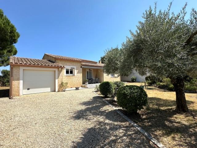 3 km d’Uzès centre. Maison 3 chambres, terrain 1000 m². Etat exceptionnel. Commerces à pied