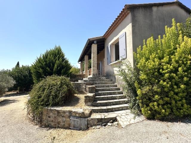 3 km d’Uzès, ensemble de 2 maisons. 135 m². Terrain 1 750 m². Aucune nuisance