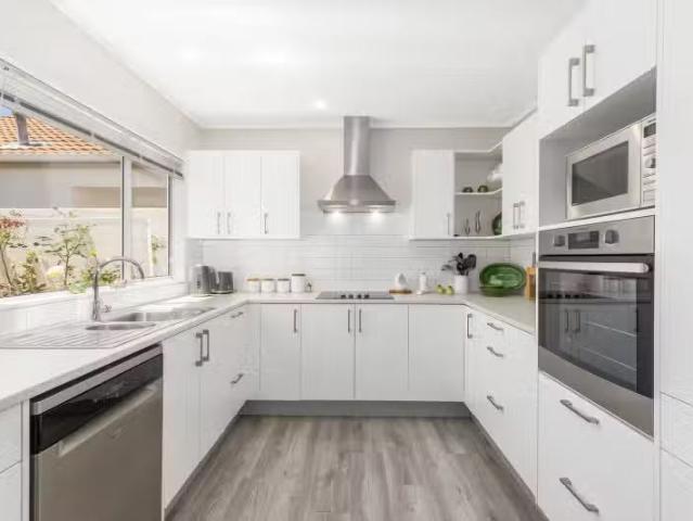 3 Lakeside Villas, Whitby, Porirua City