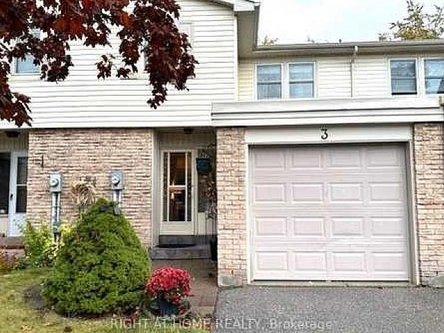 3 Level Townhome Clover Ridge & Robbie