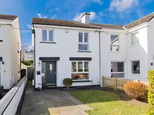 3 Llewellyn Lawn, Ballinteer, Dublin 16