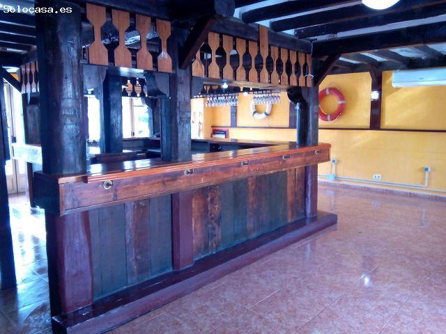 3 locales comerciales + 4 locales en sótano + terrazas exteriores