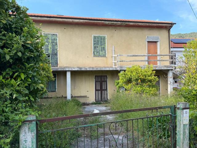 3 locali in vendita a Diano Arentino, Diano Borello