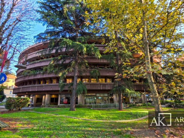 3 LOCALI in vendita a Novara, 1 Centro