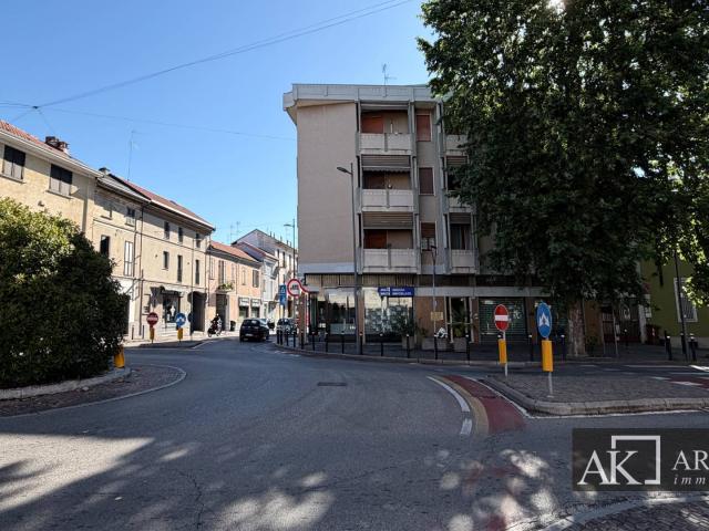 3 LOCALI in vendita a Trecate