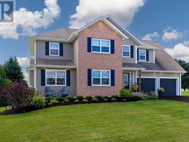 3 Paget Crescent, Stratford, PE, C1B 0E3 house for sale | Listing ID 202618 | Royal LePage