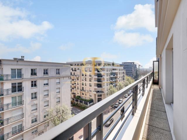 3 PIÈCES 52 m2 DERNIER ÉTAGE ASCENSEUR BALCON FILANT C