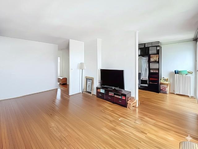 3 pièces 63 m2 Dernier Etage Vue Eiffel