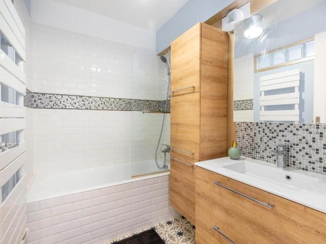 3 pièces 65 m2 Grand appartement cosy 18eme