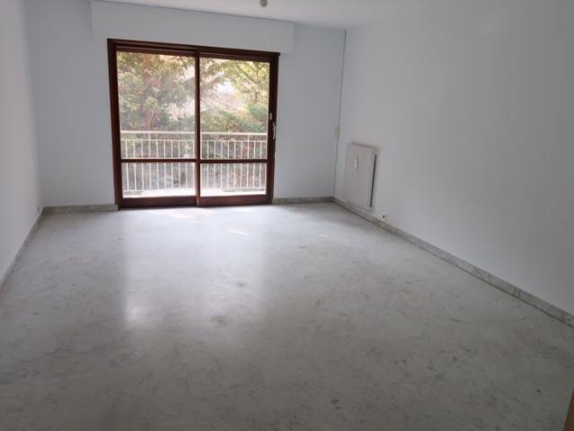 3 pièces 69 m2 proche centre ville Tres calme
