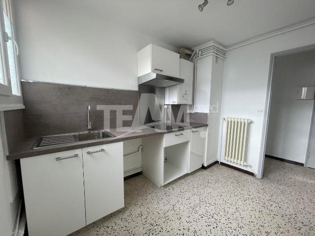 3 pièces, 72m², en location à Sete 745 € par mois