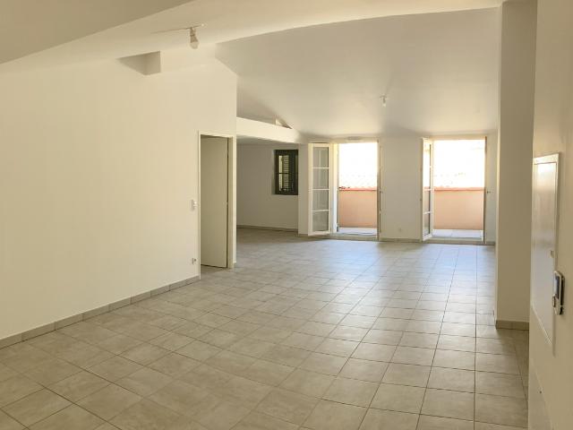 3 pièces · 83.3 m²