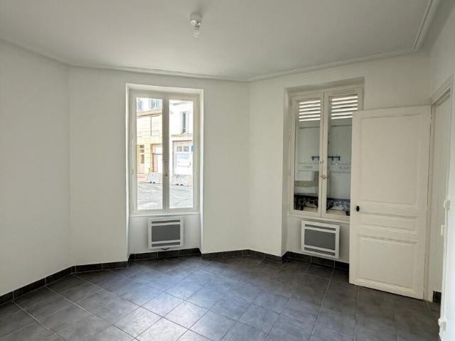 3 pièces 94220 Charenton le Pont 53.43m²