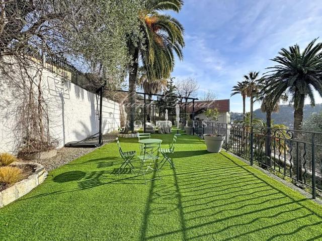 3 pièces 111 m² + jardin 447 m² – aperçu mer