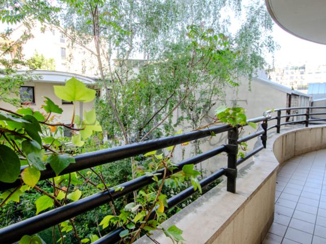 3 PIECES 2 CHAMBRES BALCON TERRASSE
