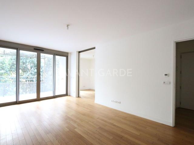 3 pièces VIDE Rue de Vaugirard 75015 Paris