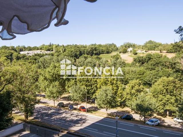 3 pièces vue dégagée avec cave et garage Quartier Gourgan