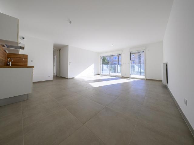 3 pièces au 1er étage avec extérieur