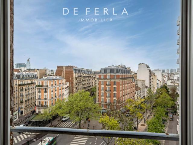 3 pièces au dernier étage Métro Convention